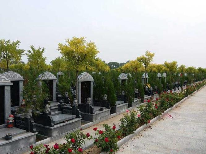 永安陵风水布局解析：选址与朝向的关键